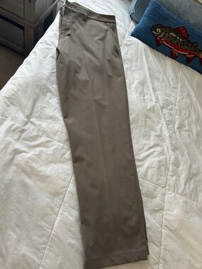 lululemon athletica Men's Straight Cargo Pants - Taupe
